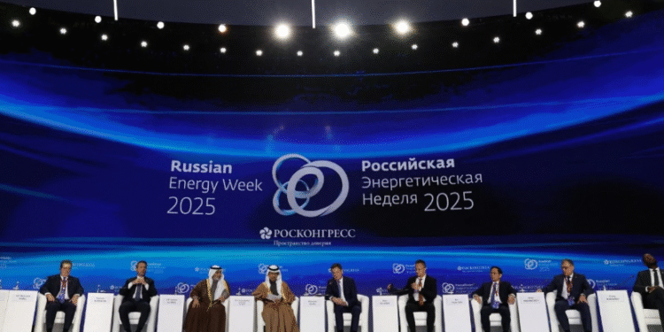 السعودية وروسيا تخططان لمنتدى أعمال مشترك لتعزيز التعاون في العديد من القطاعات