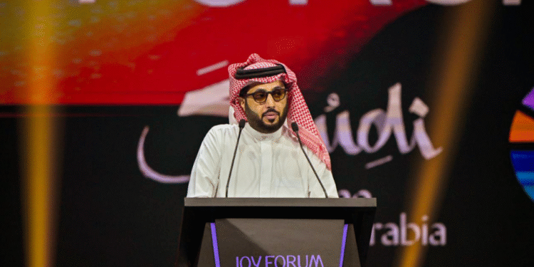 «جوي فورم».. اليوم الأول