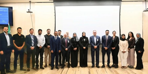 الملحق الثقافي السعودي في الولايات المتحدة وكندا يدشن معرضاً وظيفياً طبياً في واشنطن