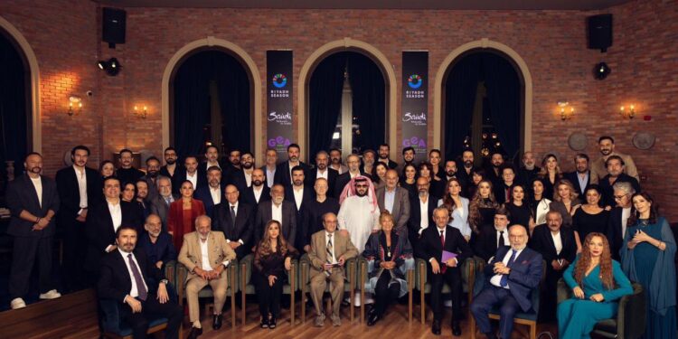 اجتماع رئيس مجلس إدارة الهيئة العامة للترفيه بأساطير الفن السوري… ومفاجآت فنية قادمة