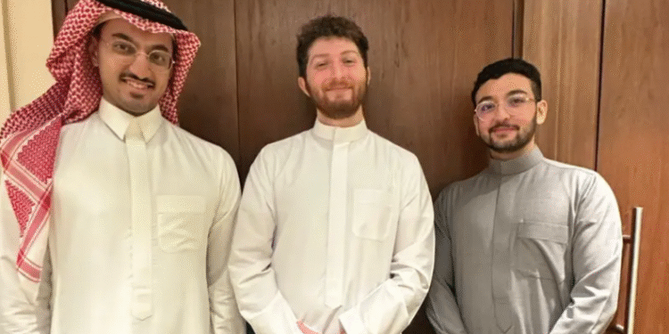 ثلاثة طلاب سعوديين يفوزون بمنحة رودس المرموقة للدراسات العليا في جامعة أكسفورد