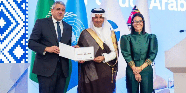 السعودية تتسلم الدليل الإرشادي الاستثماري في قطاع السياحة من منظمة الأمم المتحدة للسياحة