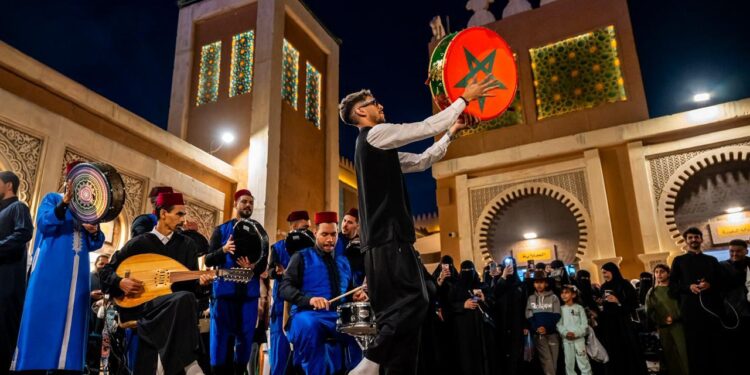 تتميز منطقة "بوليفارد وورلد" بقدرتها على إبقاء الزائر في حالة اكتشاف دائم (موسم الرياض)