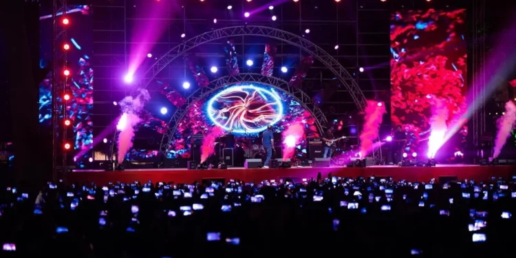 شهدت الفعاليات مشاركة أكثر من 100 فنان ومبدع من مختلف دول العالم (واس)