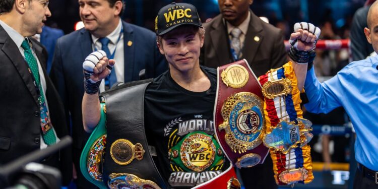 فاز نويا إينوي بقرارٍ إجماعي محافظًا على لقبه العالمي بلا منازع وسجله الخالي من الهزائم (موسم الرياض)