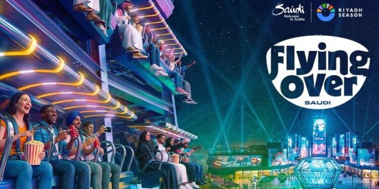 تأخذ التجربة الحاضرين في رحلة بصرية تمتد فوق تضاريس المملكة المتنوعة (موسم الرياض)