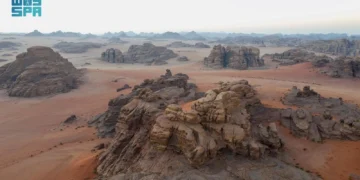 مشاهد تمتد بلا حدود بين الرمل والجبال (واس)