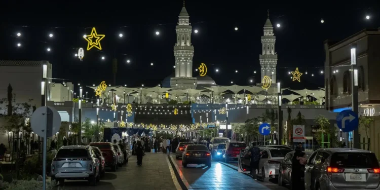 استعدادات رمضان.. صورة من العادات الاجتماعية في المدينة المنورة