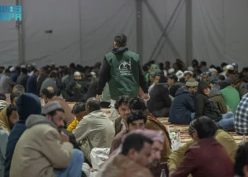 من الخيام إلى المطبخ الخيري.. 33 عامًا من العطاء بمشروع الإفطار في عرعر