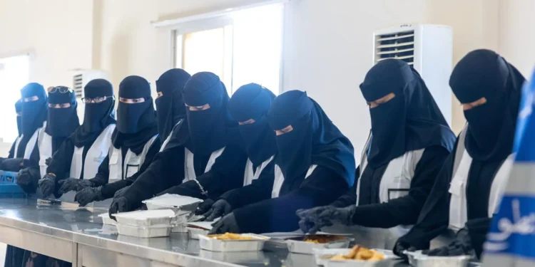 “مبادرة المرأة الشمالية” تجهز وجبات الصائمين بمشاركة 27 متطوعة