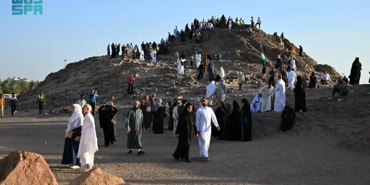 جبل الرماة في المدينة المنورة يروي للزوار صفحات من السيرة النبوية