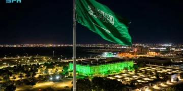 اعتزازًا بقيمه الوطنية.. المملكة تحتفي بـ”يوم العلم”