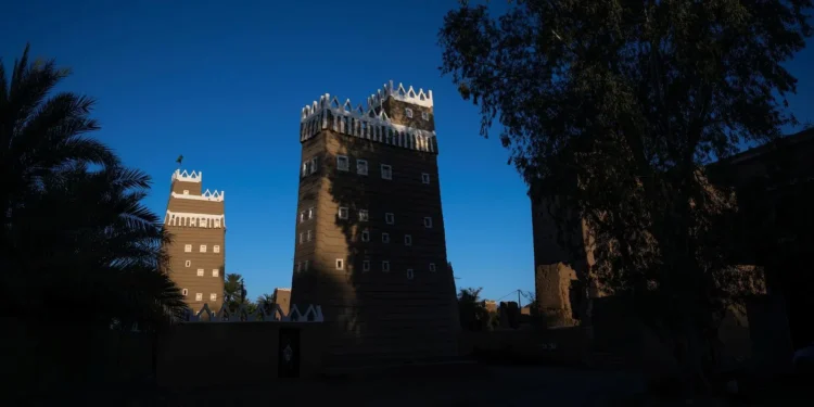 القرى التراثية في نجران تتألَّق بأصالتها خلال رمضان