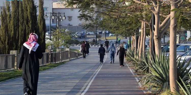 المشي في رمضان يعكس وعيًا صحيًا متناميًا