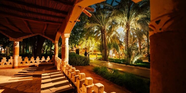 زوار ليالي الدرعية يكتشفون تاريخًا متجذرًا وتجربة أصيلة