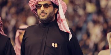مدير تكاسي لندن يطالب باختيار تركي آل الشيخ لمنصب العمدة
