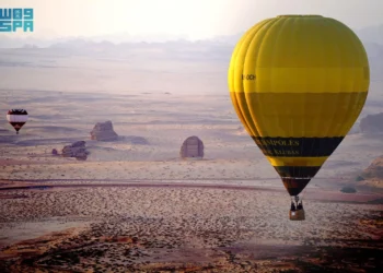 رحلات المنطاد في العلا.. تجربة تتجاوز الترفيه إلى استكشاف الطبيعة