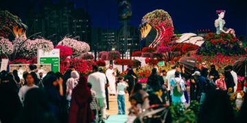 “بوليفارد فلاورز” تستقبل الزوار بأكبر حديقة عالمية للزهور الطبيعية