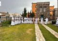 “العرضة الجنوبية” تحتفي بزوار دار عوضة التراثية في صيف الباحة