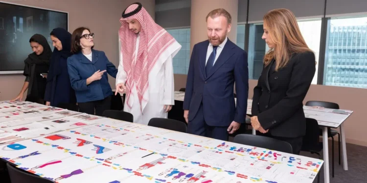 وزير الثقافة يعلن إطلاق بكالوريوس وماجستير الأزياء بمعهد مارانجوني في الرياض